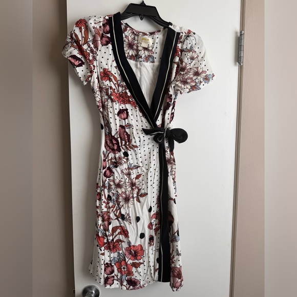 Maeve By Anthropologie Size 0 Women White Floral Lined Wrap Dress - Picture 4 of 11